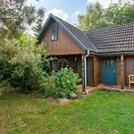 Blockbohlen-haus Auf Hof Prázdninový dům