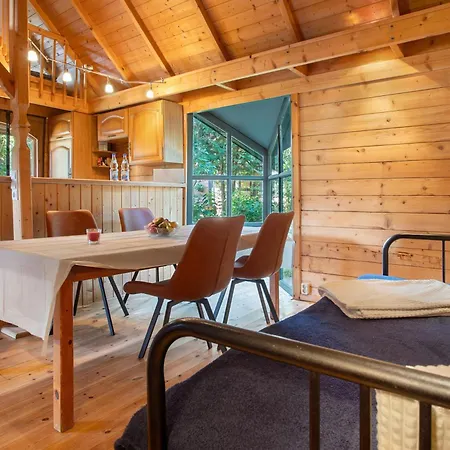 Blockbohlen-haus Auf Hof Verchen