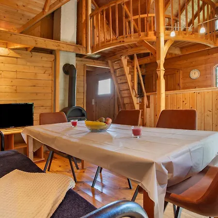 Ferienhaus Blockbohlen-haus Auf Hof *